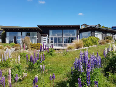 NZ-Lake-Tekapo-Three-Rivers-Lodge-Outside