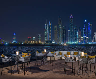 OO_ThePalm_F_B_101_Rear_Terrace_Cityscape_Night_1561_MASTER