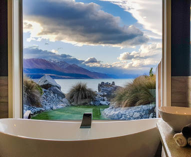 NZ_Lake_Pukaki_-_Lakestone_Lodge_-_LakeviewBathroom2-2