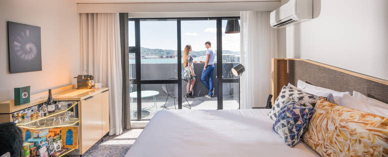 NZ_-_QT_Wellington_Hotel_Rooms_-_QT_Harbour_View_Room