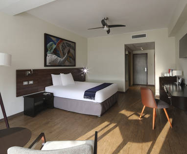 PE_Chiclayo_Casa_Andina_Select_superior_matrimonial_suite_superior-matrimonial_48046007063_o