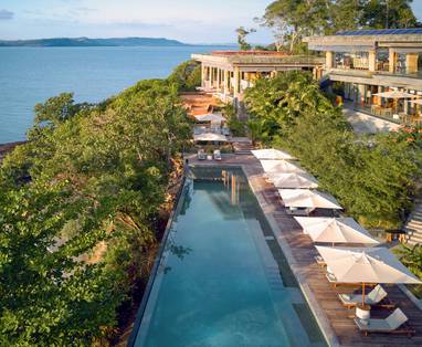 CM_sihanoukville_six_senses_krabey_island_buitenaanzicht_zwembad_Aerial_view_of_the_main_pool__8363-A4_