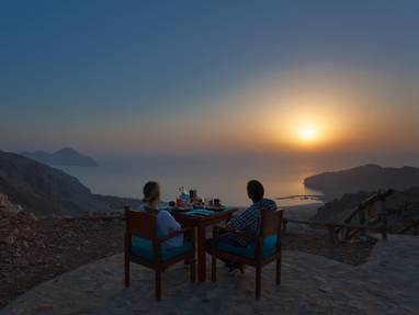 Ontbijt_bij_zonsopkomst_met_uitzicht