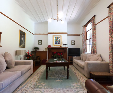 NZ_Russel_Ounuwhao_Harding_House_Lounge