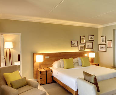 MU_Outrigger_Mauritius_Beach_Resort_Family_Ocean_View