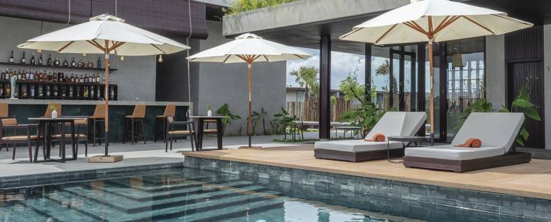 CM_Amber_Kampot_zwembad_bar_buiten_Pool___Bar