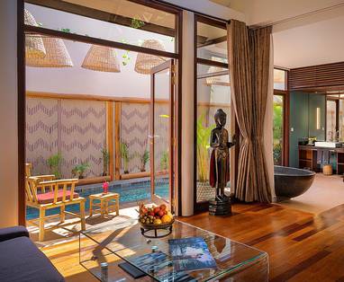 CM_Heritage_Suites_Hotel_Siem_Reap_website_slaapkamer_slide-colonial-suite-private-pool03-1