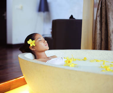 CM_Heritage_Suites_Hotel_Siem_Reap_website_spa_colonial-bathtub-model