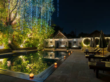 CM_Heritage_Suites_Hotel_Siem_Reap_website_zwembad_Pool-at-Night