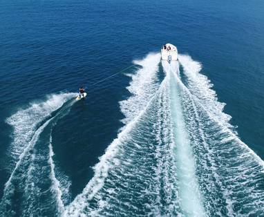 MU_Flic_and_Flac_Maradiva_Villas_Resort_and_Spa_Activity_-_Water_ski