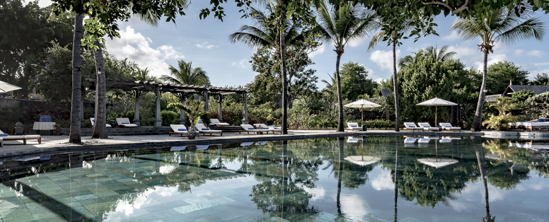 MU_Flic_and_Flac_Maradiva_Villas_Resort_and_Spa_Maradiva_Main_pool2