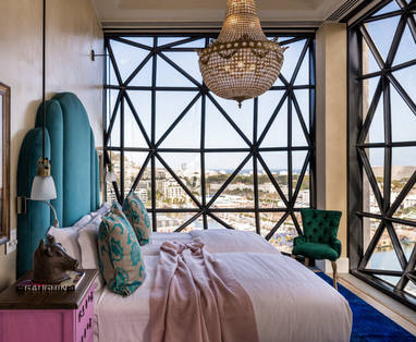 ts-rooms-royal-suite-bedroom-1-1200x801