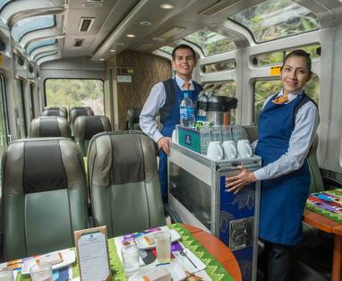 PE_Peru_Rail_Vistadome_trein_service_personeel_AFA_6468