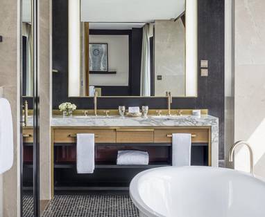 CM_Rosewood_Phnom_Penh_suite_235517648