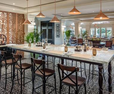 CM_Raffles_Hotel_Le_Royal_restaurant_254841943