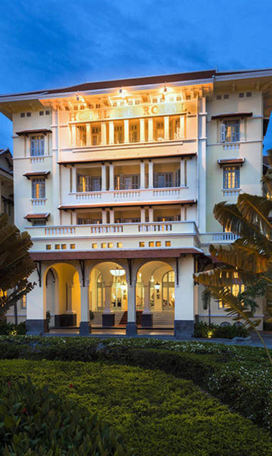 CM_Raffles_Hotel_Le_Royal_vooraanzicht_RLR-484624-EX-Hotel-Facade1-Exterior-view