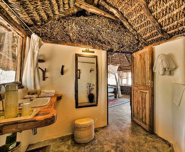KE_Lewa_House_badkamer_familycottage1_edited-w1280h720