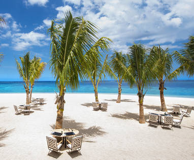 MU_St._Regis_Mauritius_beach