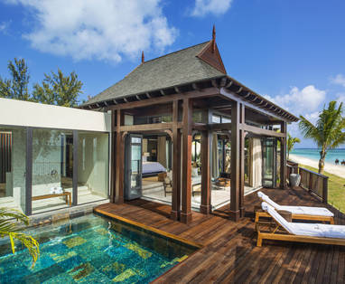 MU_St._Regis_Mauritius_The_St_Regis_Villa_Bedroom_with_view_from_the_terrace-Med