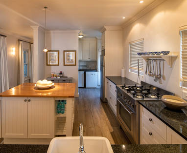 ZA_LQF_Villa_1_-_Kitchen_(1)