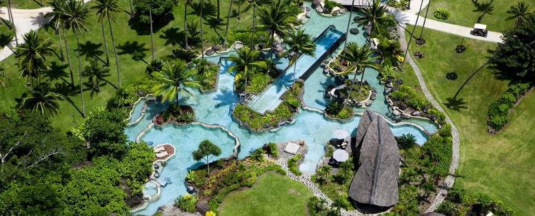 Laucala_restaurant_pool_bar1-min