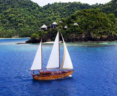 Laucala_activity_sailing_rere_ahi3-min