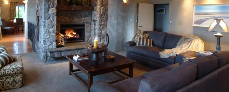 NZ_Taupo_Tauhara_Sunrise_Lodge_lounge