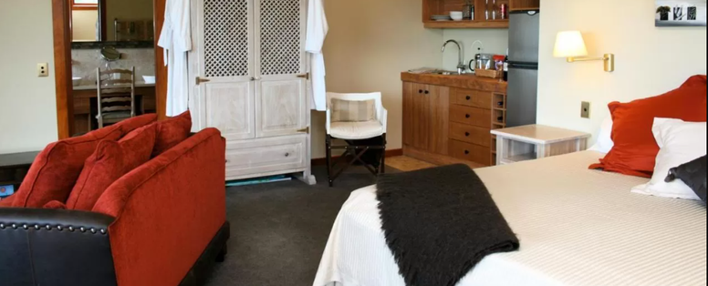 NZ_Taupo_Tauhara_Sunrise_Lodge_bedroom_2