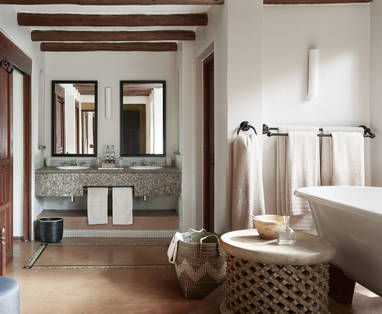 BW_Chobe_Chilwero_bathroomSR002366
