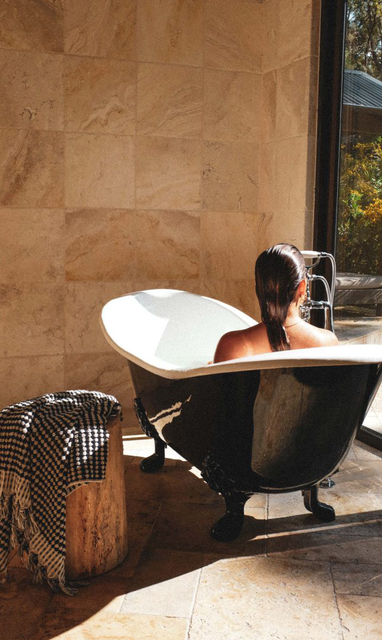 AU_Bouddi_NP_Pretty_Beach_House_bathroom