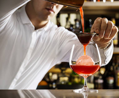 AU_Perth_COMO_the_Treasury_Treasury_Lounge_and_Bar_Cocktail_Making