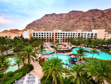 42_Shangri-La_Barr_Al_Jissah_Resort___Spa_Al_Waha_Pool_1_