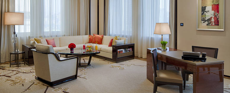 Deluxe_Suite_-_Living_Room