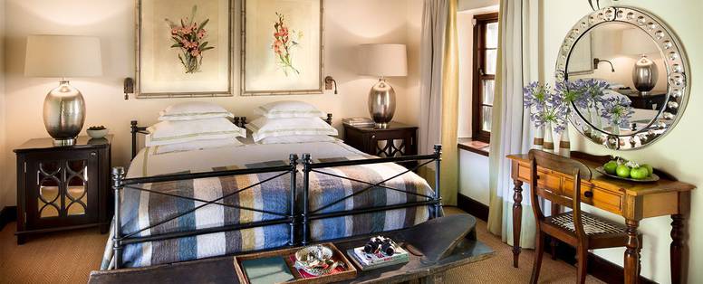 bk-luxuryroom-016-1400x568