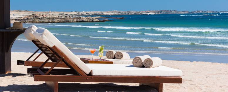 Alila-Hinu-Bay-Beach-View-min