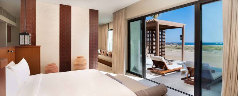 Alila-Hinu-Bay-Pool-Villas-Bedroom--min