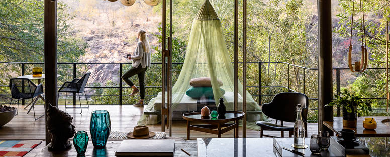 Singita-Sweni_lodge-_suite_outdoor_bed
