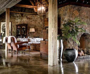 Singita-_Ebony_lodge-_villa_lounge_-min