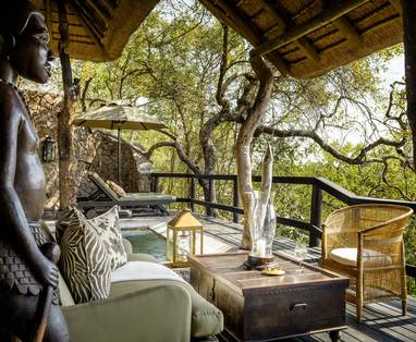 Singita-_Ebony_lodge-_suite_plunge_pool-_terras-min