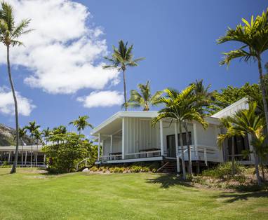 Lizard_Island_Beachfront_Suite_2-min
