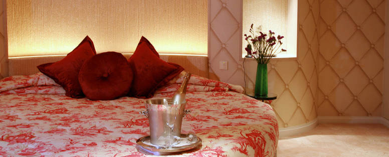 Themed_Suite_Liaison_-_Bedroom