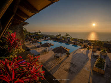 Uitzicht op zonsondergang vanuit Sankara Hotel & Spa op Yakushima