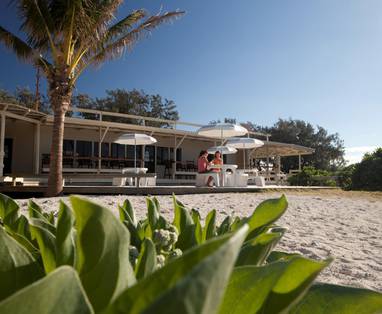 Lady_Elliot_Island_Eco_Resort_-_Eetgedeelte_-_zeezicht-min