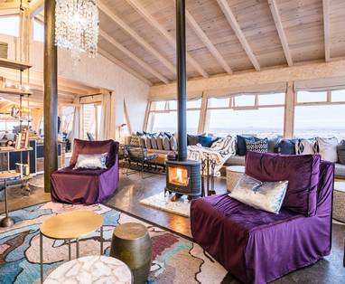 lounge gedeelte bij Shipwreck Lodge in Namibië