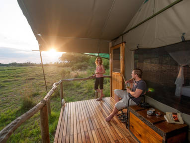 Uitzicht vanaf het buitendek bij Sango Safari Camp in Botswana