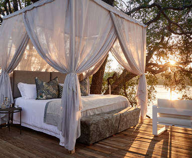 Victoria Falls River Lodge treehouse starbed
