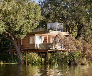 Victoria Falls River Lodge treehouse starbed 2