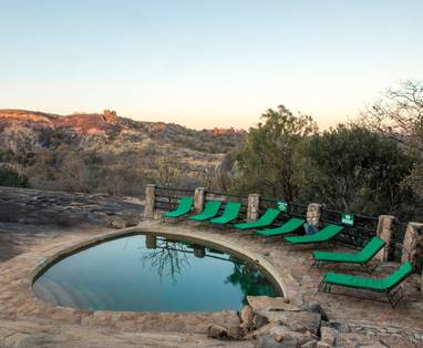  zwembad bij Big Cave Camp in Zimbabwe