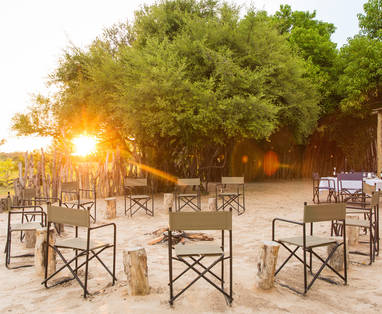 Boma bij Sango Safari Camp in Botswana