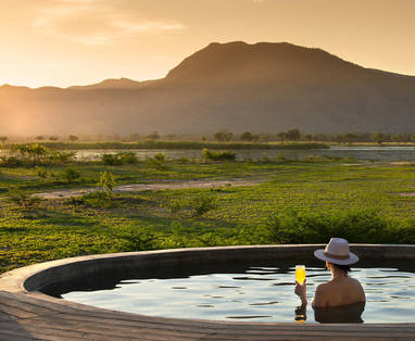 uitzicht vanuit 'plunge pool' bij Nyamatusi Camp, Mana Pools NP in Zimbabwe